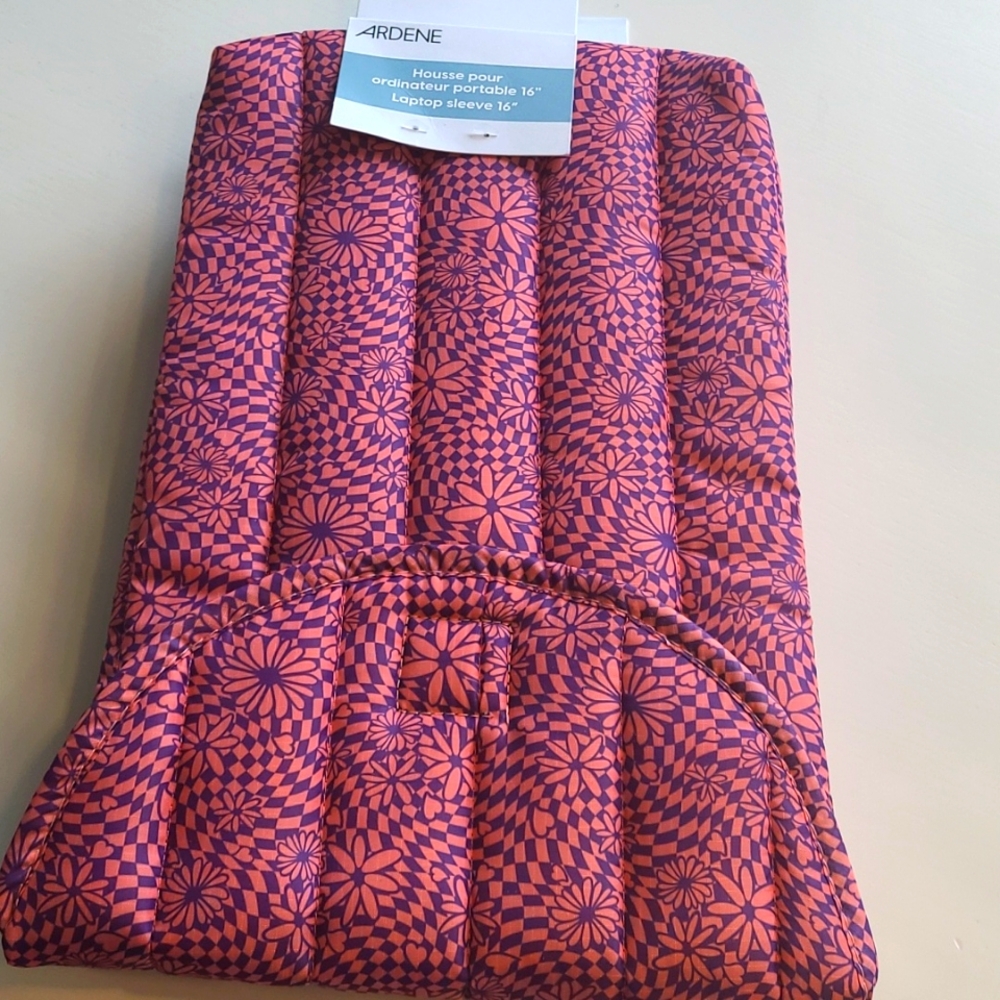 Laptop sleeve 16 inch NEW WITH TAGS